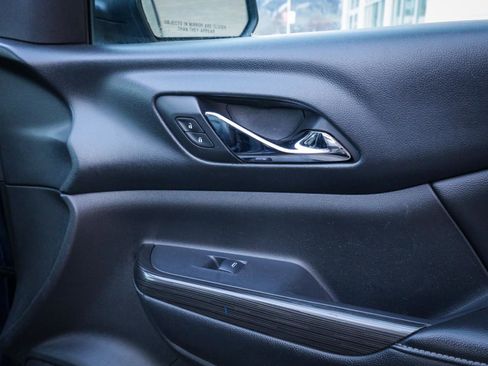 Used 2017 GMC Acadia SLT image 25