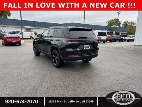 New 2025 Jeep Grand Cherokee Limited w/ Luxury Tech Group II image 15