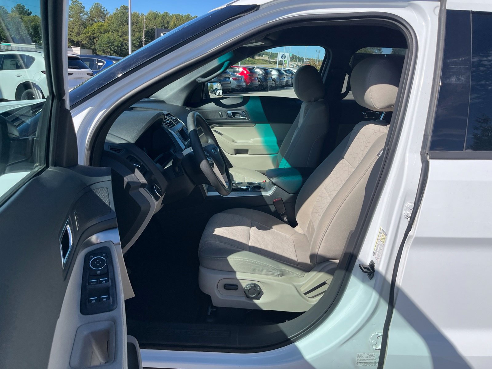 Used 2014 Ford Explorer FWD image 22