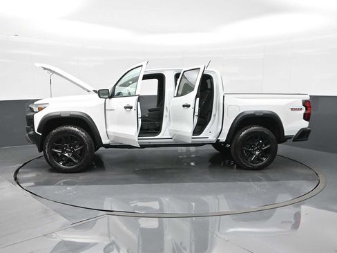 Used 2024 Chevrolet Colorado Trail Boss image 28