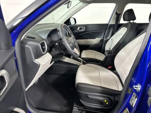 Certified 2024 Hyundai Venue SEL image 11