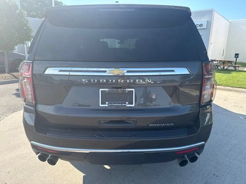 Used 2021 Chevrolet Suburban Premier w/ Premium Package AWD/4WD image 8