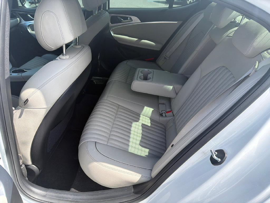 Used 2023 Genesis G70 2.0T w/ Sport Prestige Package RWD image 22