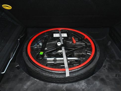 Used 2022 Porsche Cayenne Platinum Edition image 70