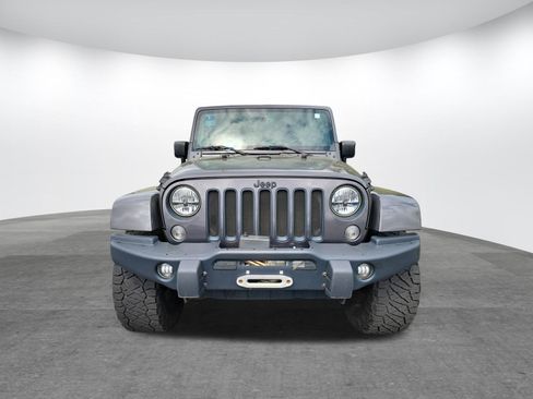 Used 2016 Jeep Wrangler Unlimited Sahara AWD/4WD image 19