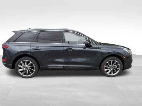 Certified 2022 Lincoln Corsair Grand Touring w/ Towing Package AWD/4WD image 11