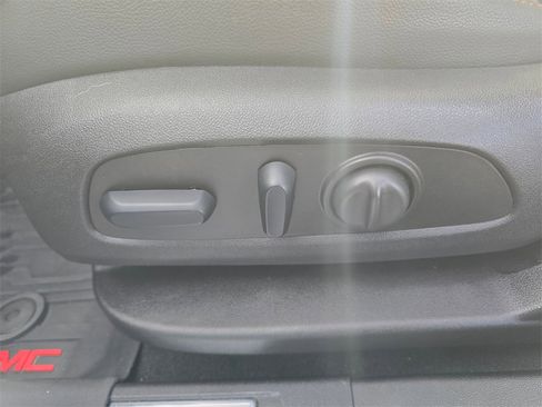 Used 2023 GMC Acadia AT4 image 21