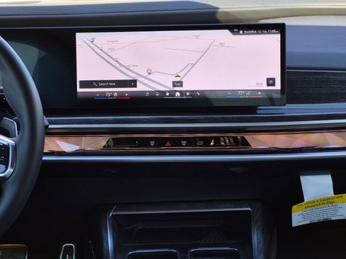 Certified 2025 BMW 760i xDrive w/ Luxury Rear Seating Package AWD/4WD image 33