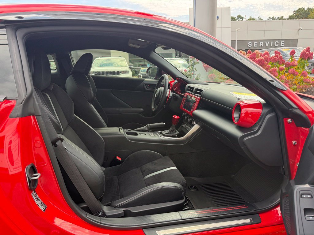 Used 2025 Toyota GR86 Premium w/ Performance Package RWD image 22