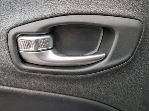 Certified 2021 Jeep Compass Latitude image 12