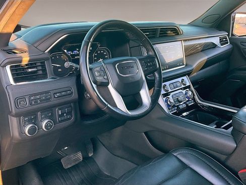 Used 2021 GMC Yukon Denali w/ Denali Premium Package image 13
