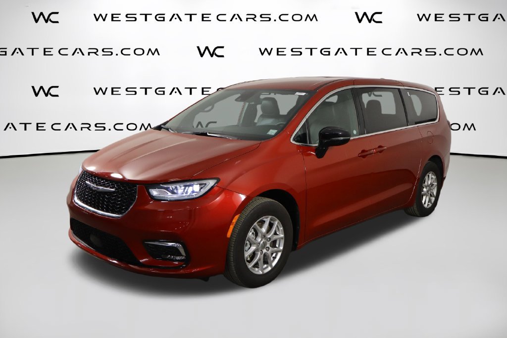 Used 2025 Chrysler Pacifica Select FWD 360° Tour