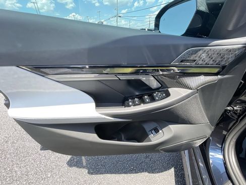 Used 2026 BMW M5 w/ Carbon Package AWD/4WD image 22
