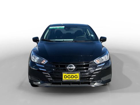 Used 2023 Nissan Versa SV image 8