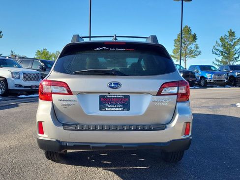 Used 2017 Subaru Outback 2.5i Premium AWD/4WD image 4
