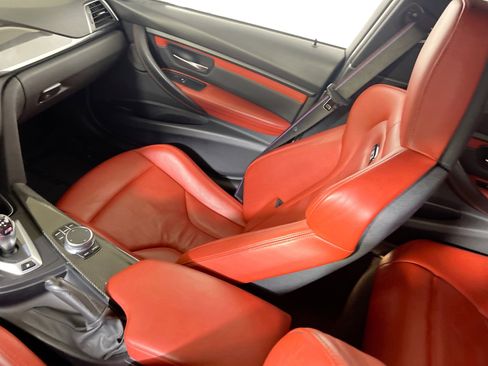Used 2018 BMW M3 image 24