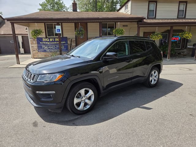 Used 2018 Jeep Compass Latitude w/ Cold Weather Group FWD image 2