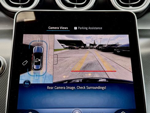 Used 2025 Mercedes-Benz GLC 300 image 37