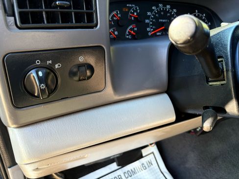 Used 2001 Ford F350 XLT image 19