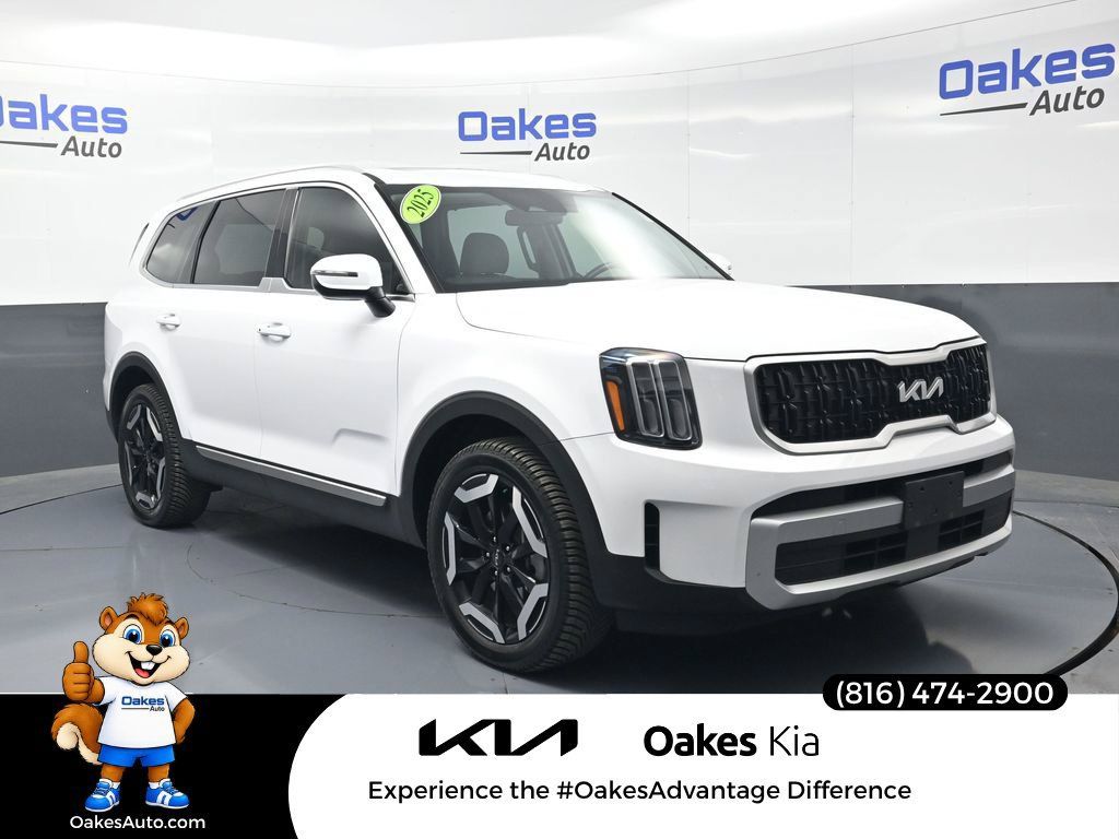 Used 2025 Kia Telluride EX w/ EX Captain's Chair Package FWD image 1