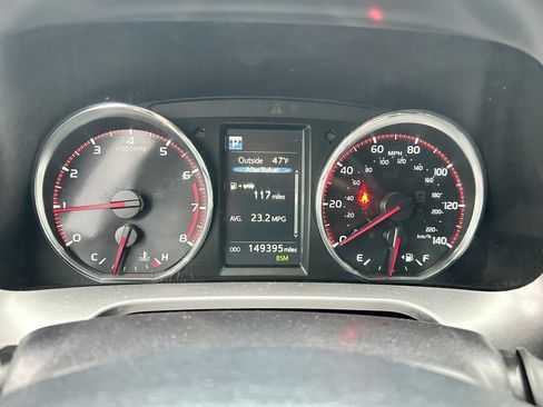 Used 2016 Toyota RAV4 SE image 15