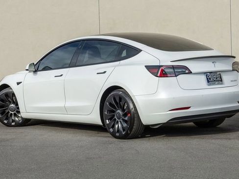 Used 2022 Tesla Model 3 Performance image 3