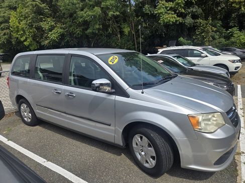 Used 2012 Dodge Grand Caravan American Value Package FWD image 4