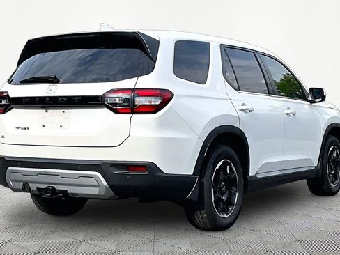 Used 2025 Honda Pilot EX-L image 6