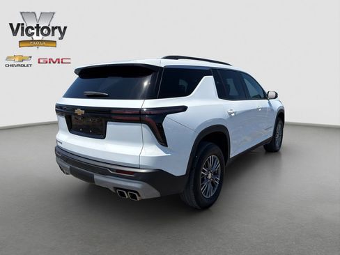Used 2025 Chevrolet Traverse LT FWD image 6