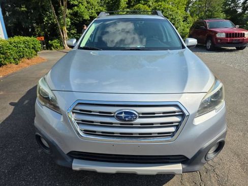 Used 2016 Subaru Outback 2.5i Limited AWD/4WD image 2