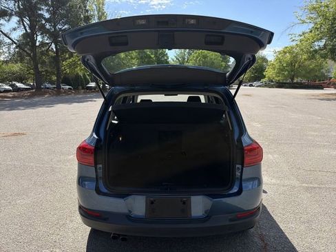 Used 2017 Volkswagen Tiguan Limited w/ Premium Package FWD image 26