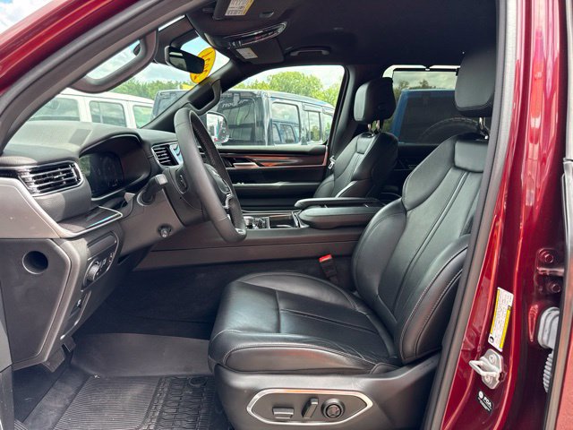 Used 2024 Jeep Wagoneer 4WD w/ Convenience Group I image 14