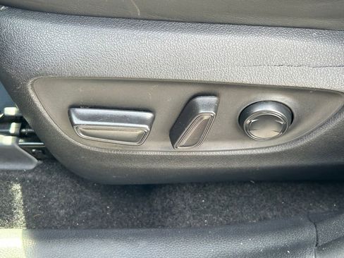 Used 2021 Toyota RAV4 XLE Premium image 24