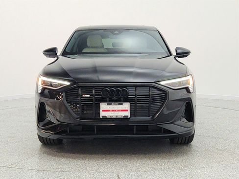 Used 2023 Audi e-tron Premium Plus w/ Premium Plus Package AWD/4WD image 2