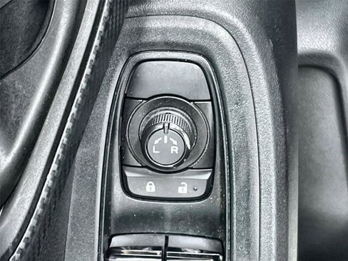 Used 2024 Subaru Crosstrek 2.0i Premium image 15