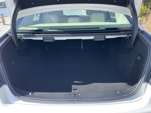 Used 2014 Mercedes-Benz E 550 4MATIC Sedan image 32