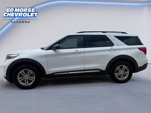 Used 2020 Ford Explorer XLT w/ Equipment Group 202A AWD/4WD image 2