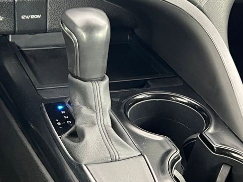Used 2020 Toyota Camry SE image 35