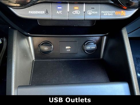 Used 2023 Hyundai Kona SE image 14