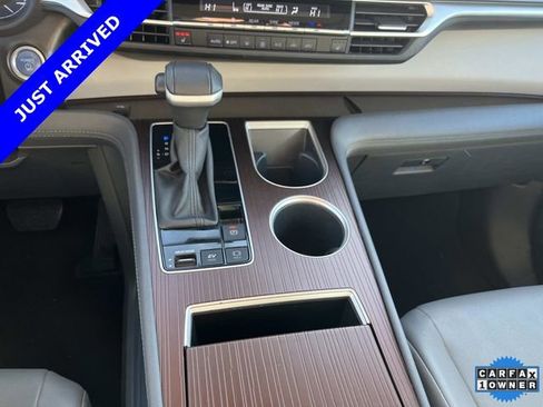 Used 2024 Toyota Sienna XLE image 35