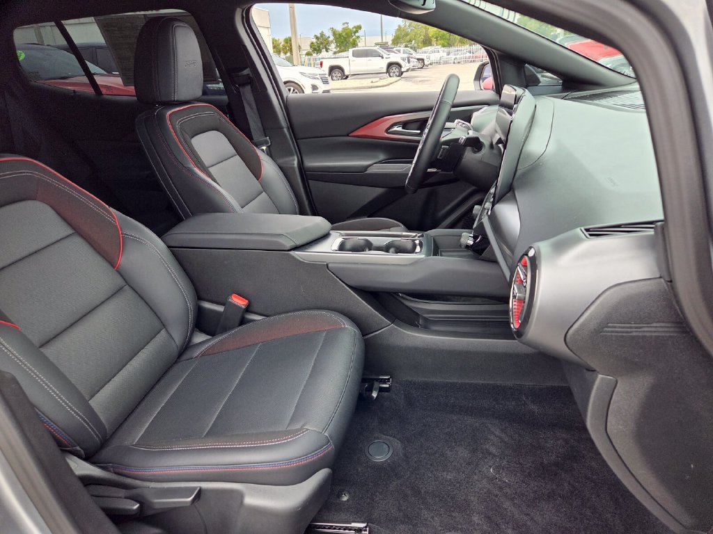 Certified 2025 Chevrolet Equinox EV RS FWD image 28