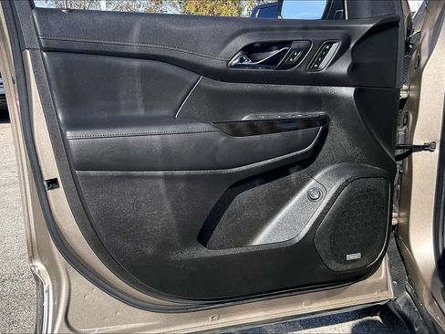 Used 2022 GMC Acadia AT4 w/ Technology Package image 22