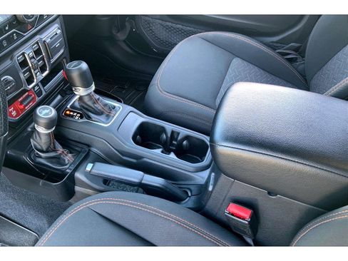 Used 2021 Jeep Gladiator Mojave w/ Cold Weather Group AWD/4WD image 16
