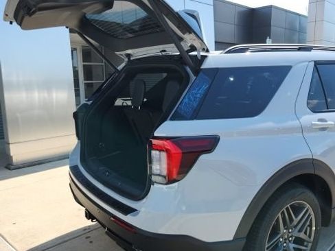New 2027 Ford Explorer ST-Line w/ Premium Package AWD/4WD image 23