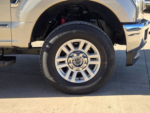 Used 2017 Ford F250 XLT w/ XLT Value Package image 35