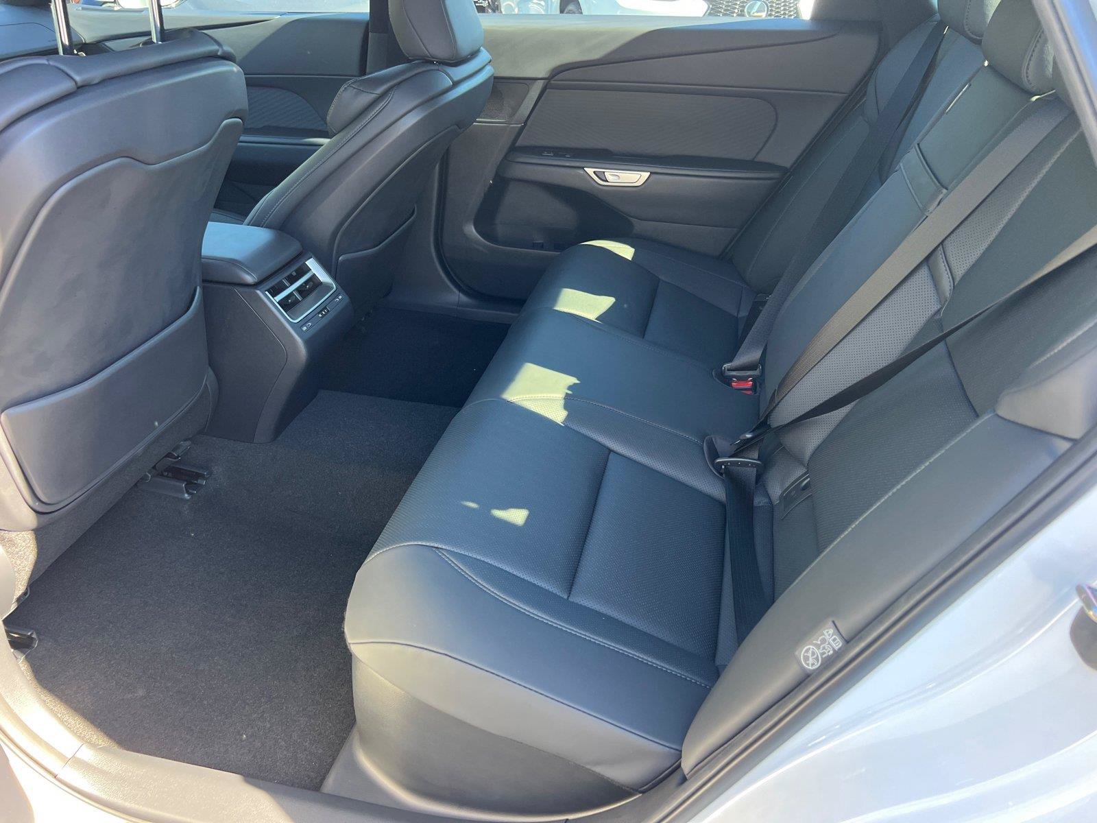 Used 2026 Lexus ES 350e w/ Convenience Package FWD image 21