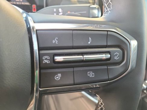 Used 2024 GMC Acadia Denali w/ Super Cruise Package image 30