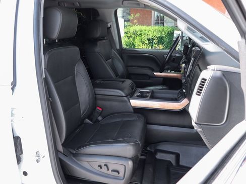 Used 2019 Chevrolet Silverado 3500 LTZ w/ Duramax Plus Package image 44