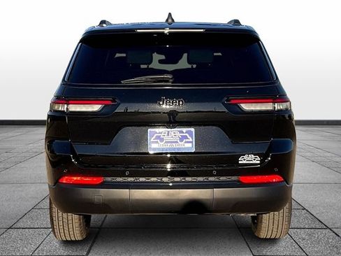New 2025 Jeep Grand Cherokee L Altitude image 4