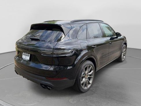 Used 2023 Porsche Cayenne Platinum Edition AWD/4WD image 5